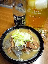 下町酎ハイともつ焼きでくつろぐ下町酒場松竹（押上）