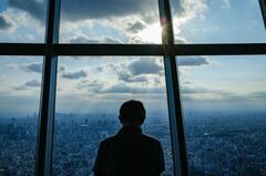 日本の地銀支援策、世界は注目すべき