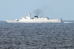 中国海軍、空母演習で活動範囲を拡大　「国際法に合致」と説明