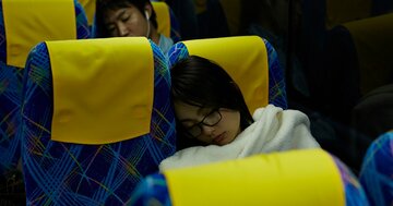 高速バスの「相席ブロック」は、“賢いライフハック”か“倫理観バグってる”のか