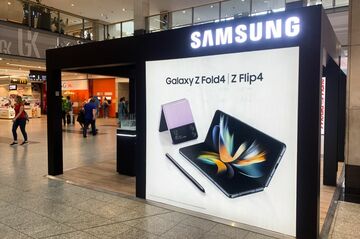 サムスン折り畳みスマホ、対アップルで勝機