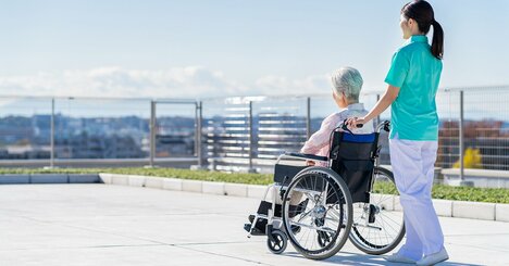 40～50代がハマる「介護の落とし穴」両立支援のプロが「仕事を辞める必要はまったくない」と言い切るワケ