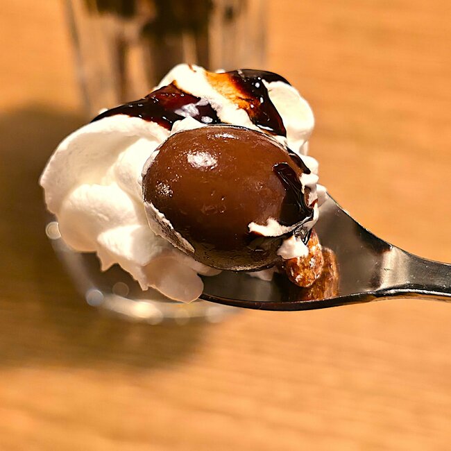 「価格がバグってる」びっくりドンキーの“クリーム山盛りスイーツ”が660円とは思えぬボリューム感！「理想が詰まってる」「コスパ考えるとかなりおいしい」