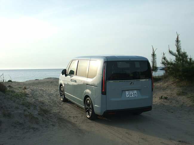 ステップワゴンe:HEV AIRのリアビュー
