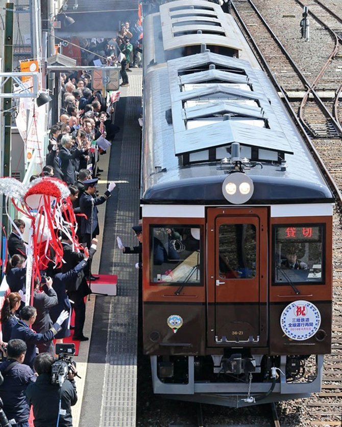 写真:三陸鉄道,運行再開