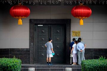 中国「次の一手」に身備える米国、領事館巡り緊張