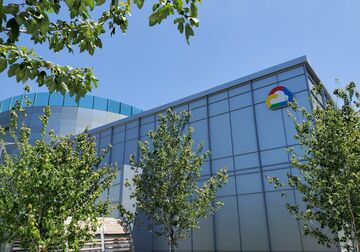 クラウド市場、アマゾンとMSの2強に変化じわり