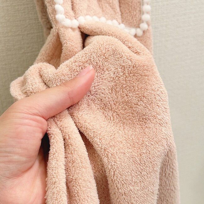 思わずまとめ買いした！ダイソー姉妹店の「ドレスの形をしたタオル」が掛けておくだけで可愛い！洗面所が一気に華やかになりました！