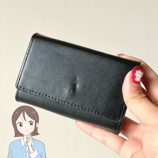 小銭やカードが取り出しやすい！3COINSの「高見えミニ財布」お会計がスムーズになった！《購入レビュー》