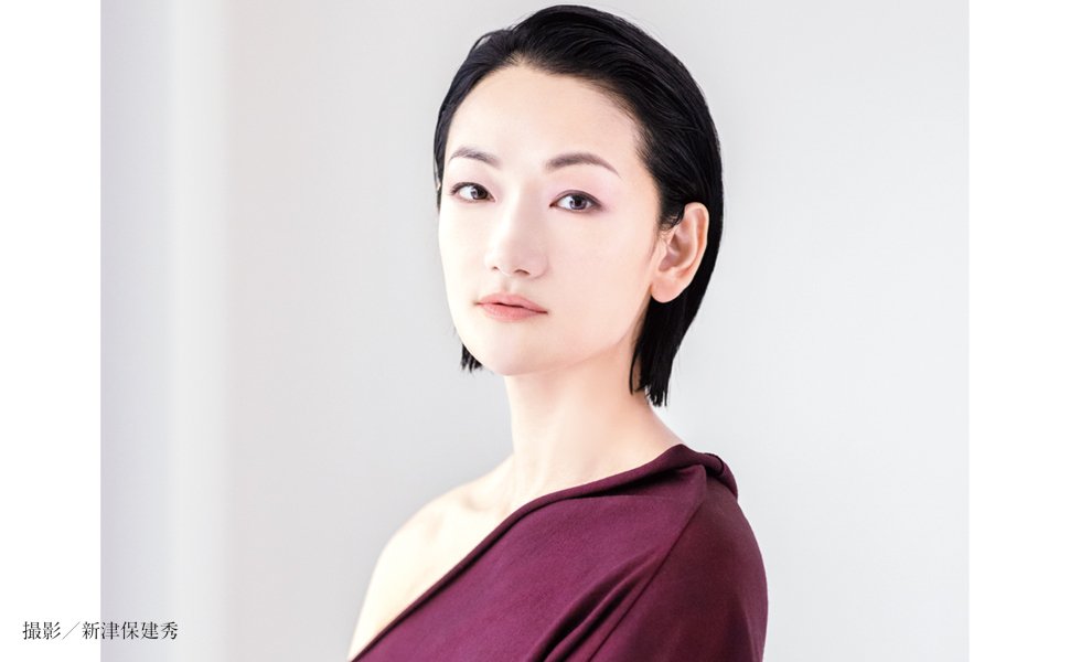 冨永愛が「透明感&うるおいキープ」に欠かせない2つのコト