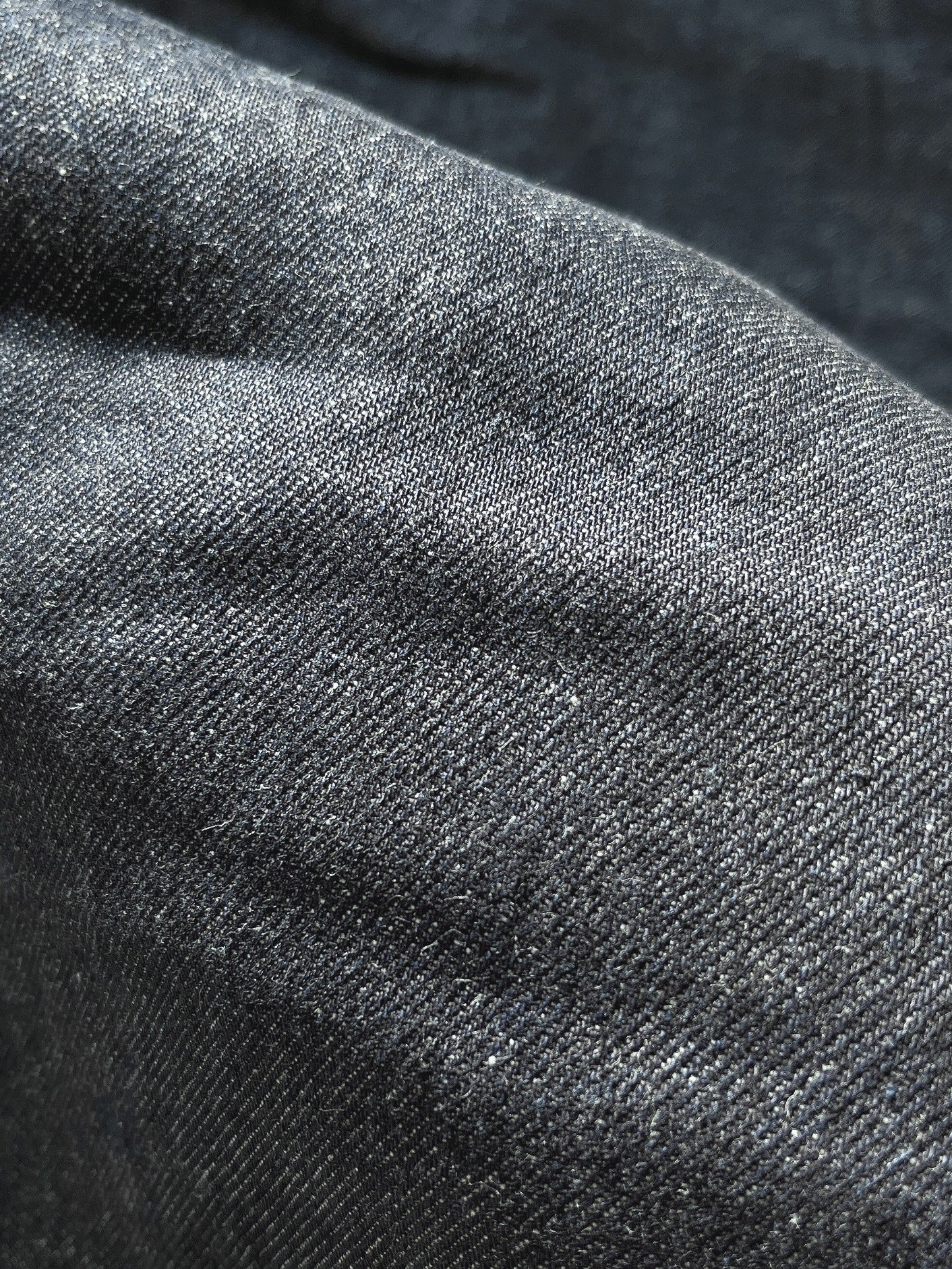 「何回もリピート中」無印良品の“2990円パンツ”がデニムなのに動きやすい!「体型カバーができる」「太ももが綺麗に収まります」