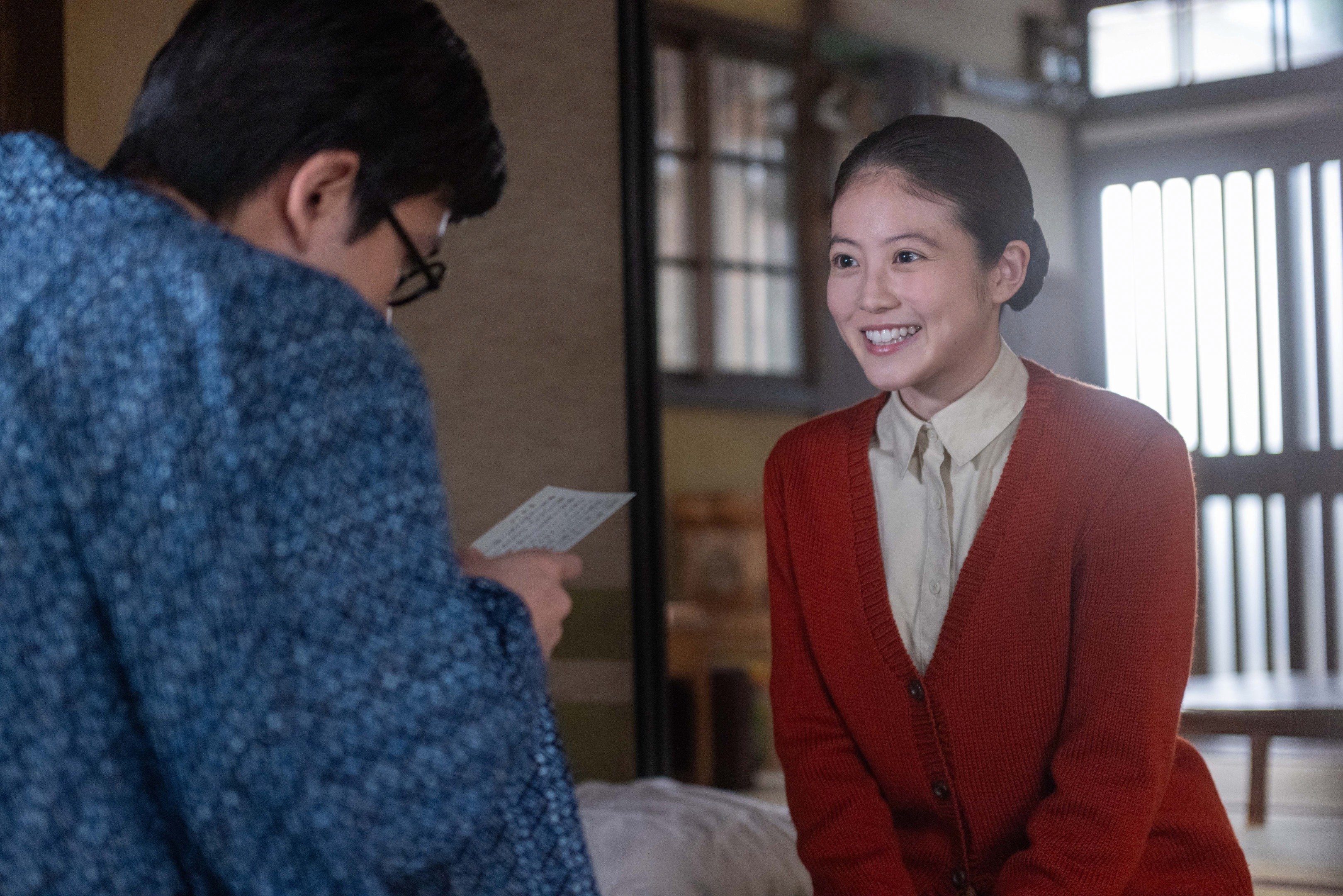 ミセス大森元貴のセリフに説得力がありすぎる…メイコ(原菜乃華)の夢と恋の「伴奏」で存在感【あんぱん第92回】
