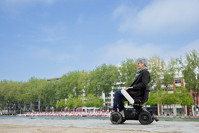 「乗りたくなる車いす」が生まれた舞台裏、WHILL開発で浮かんだデザインの力と関わり方とは