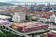 中国経済に黄信号、製造業・サービス業に低迷の兆し