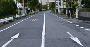 オレンジのセンターライン、白に塗り直して大丈夫？→弁護士が重大リスクをズバリ「あくまで仮定の話ですが…」