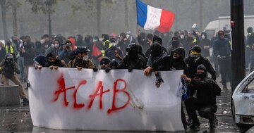 フランスで55万人デモ、一部は暴徒化…高福祉国家が「欧州の病人」に転落した深刻なワケ