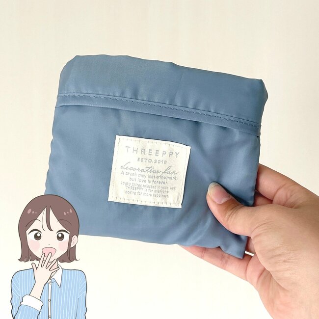 ダイソー姉妹店で買った330円グッズ→大きなエコバッグかと思いきや…雨が降ってきた時にめちゃくちゃ便利「なかった頃には戻れない!」