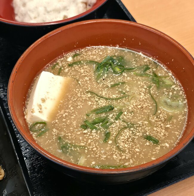 「今週だけで3食たべてる」吉野家の“夏限定よくばりメニュー”ウマすぎて何度も食べたくなる…!「吉野家で1番好き」「期間限定が惜しい」