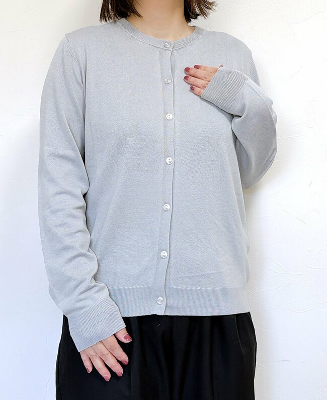 「リピートで2着買いです」ワークマンの“1500円カーディガン”手の甲までUVカットできてありがたい！「肌触りが良く着やすい」「色合いもお気に入り」