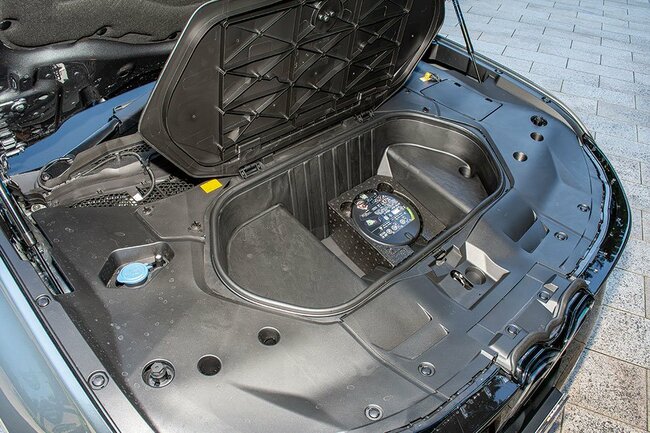 BMW iX3フロント収納