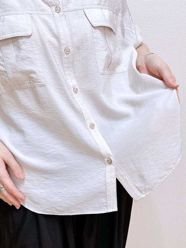 「毎日着たい」「色違いで購入」ハニーズの“楽ちんブラウス”すぽんと着るだけでオシャレ！「一目惚れしました」