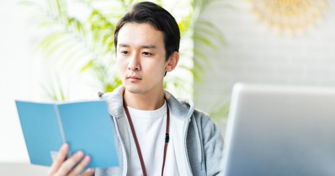 副業でキャリアを発展させる人、消耗してしまう人の違いとは何か