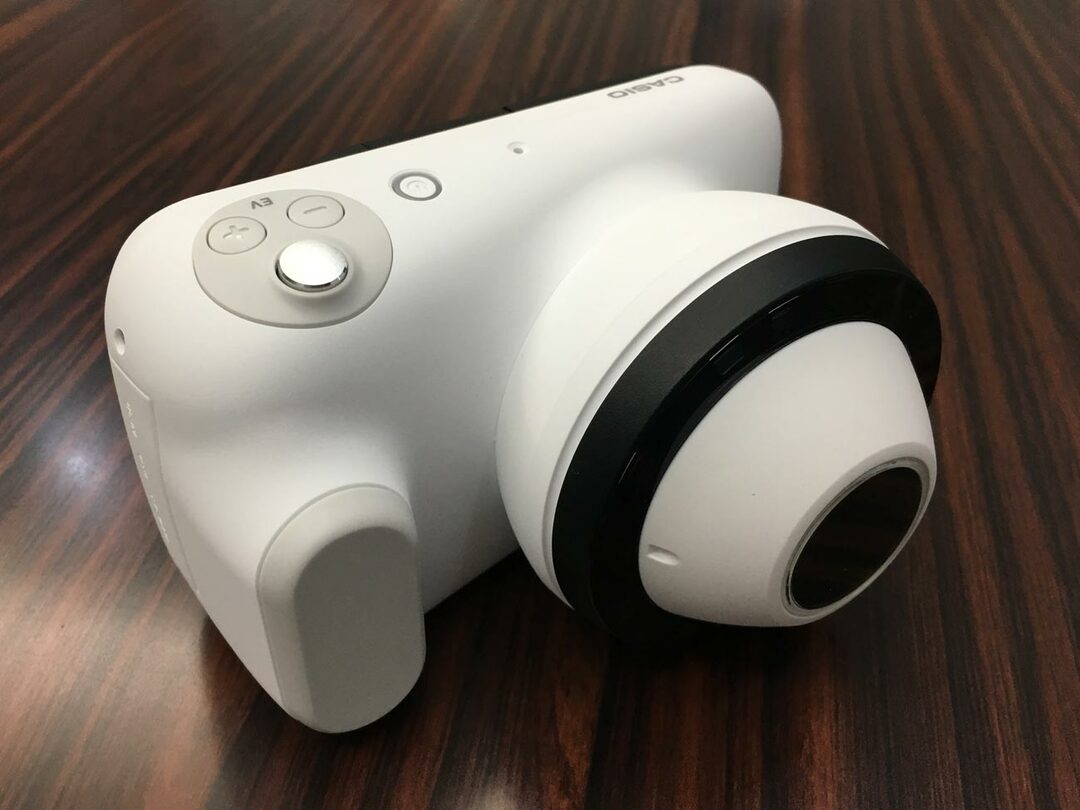 カシオのデジカメが「復活」、先駆者としてのプライドと勝算