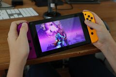 アップルとグーグル、「フォートナイト」で犠牲も