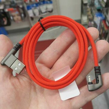 ゲーミングスマホの充電に最適なゲーミングケーブル!?