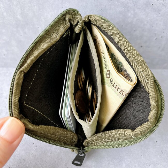 「毎日使ってます」3COINSの“550円ミニ財布”カードが15枚収納できて優秀！「サイズもちょうど良い」「理想の財布に巡り会えて嬉しい」【購入レビュー】