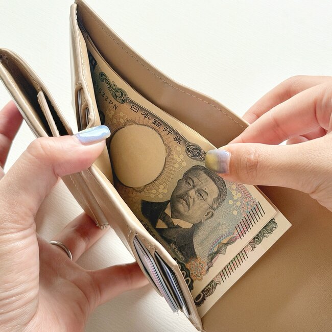 カードや診察券が21枚入った！アフタヌーンティーの「おしゃれミニ財布」小銭が取り出しやすくて感動！《購入レビュー》