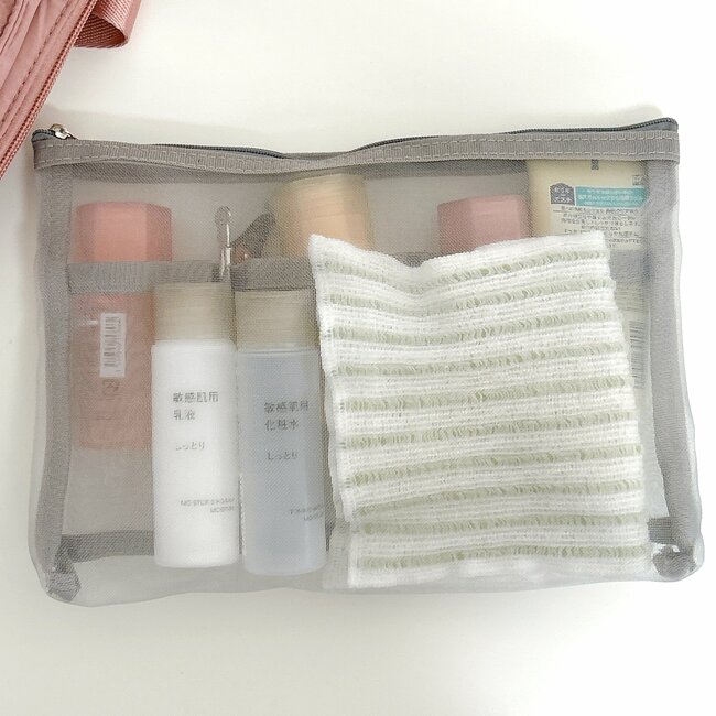 セリアさん、110円でいいんですか…？無印に売ってそうな「仕切り付きポーチ」でゴチャゴチャ小物がスッキリした！