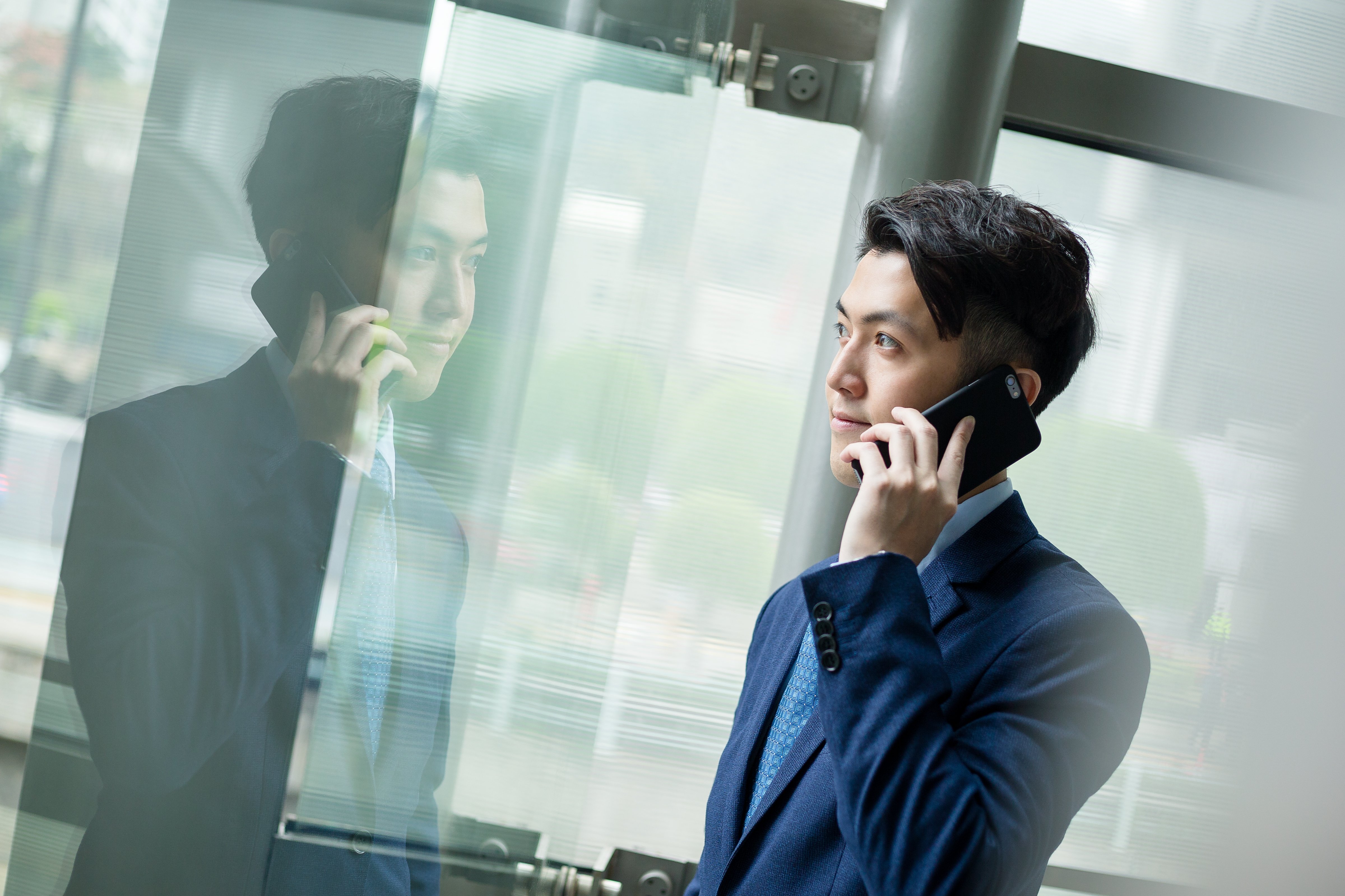 止まらない物価上昇!せめて携帯電話料金は安くしたい。5ギガで月990円、価格据え置きでデータ量アップを実現した格安SIM