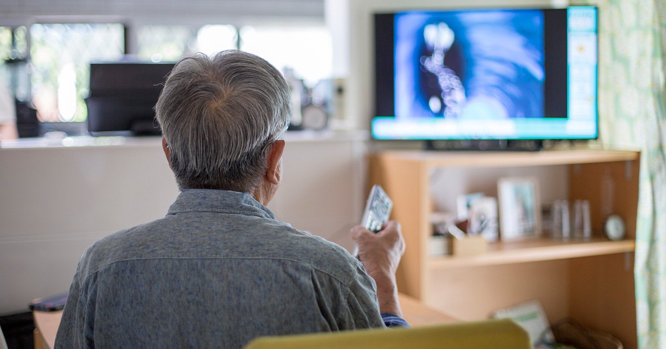 「テレビは気が済むまでOK」102歳現役美容部員に、ボケないための健康法を聞いた