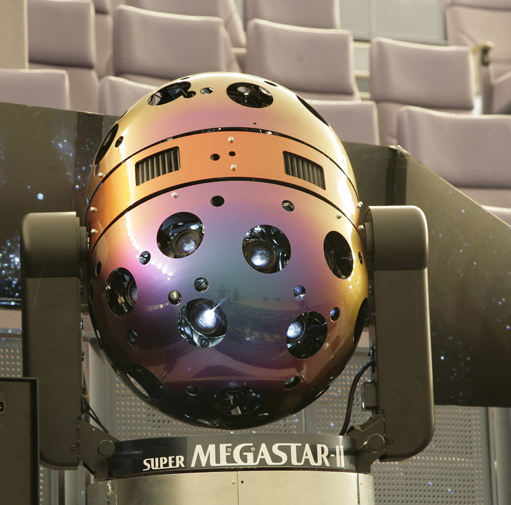 プラネタリウム・クリエーターの大平貴之氏も注目。かけがえのない地球をイメージした筆記具とは？