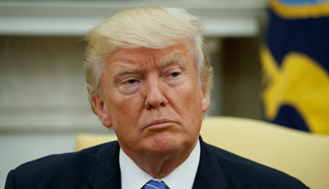 トランプ弾劾はあるか、捜査開始なら嘘ハッタリ効かない窮地へ