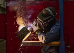 米Z世代、大学進学より職業訓練校　技能職の人気上昇