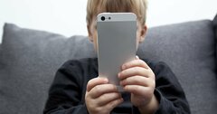 子どもがスマホを使いすぎる！親子とも納得できる時間制限の伝え方とは？