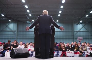 バイデン氏、ミシガン州が示す「再選に黄信号」 米大統領選