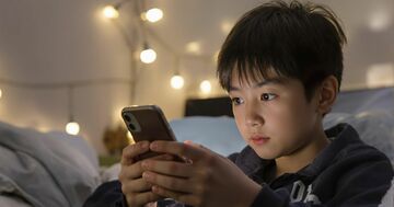 「夏休み、ずっとスマホを見て終わる」子どもに、怖いほど共通すること