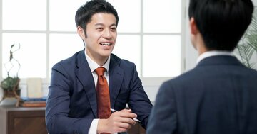 部下が黙ってしまったとき、ダメ上司は「間を埋めるために話してしまう」。じゃあ、感じのいい上司は?