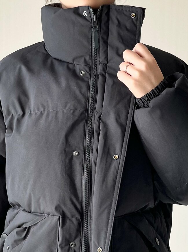 「豪雪地帯の北国でもあったかい」GUの“羽毛布団みたいなアウター”着た瞬間からポカポカする！「形がおしゃれ」「今年の冬は大活躍」