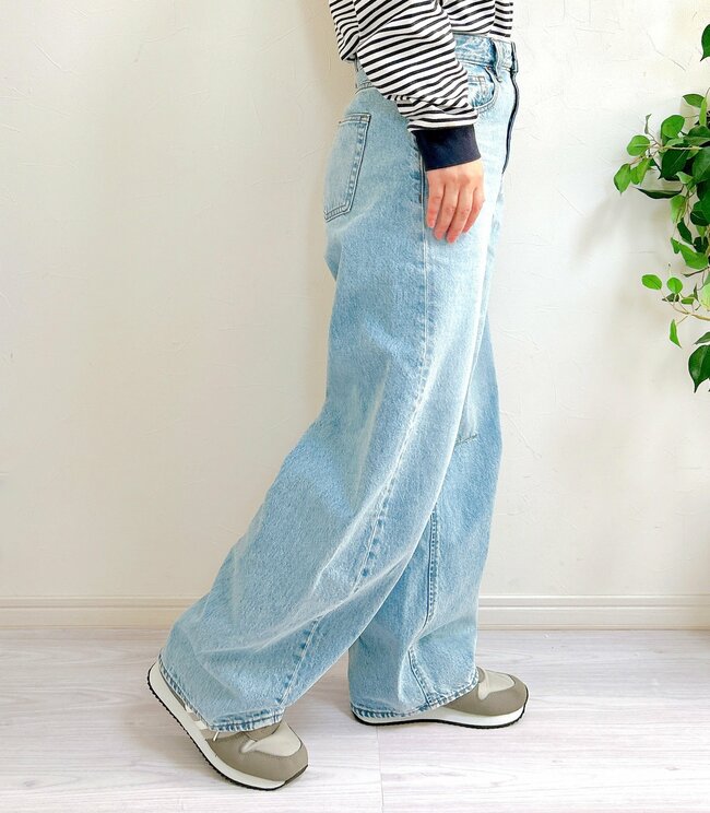 「この形を探してました！」「休日ほぼ履いてます」GUの“絶賛ゆったりパンツ”丸みのあるシルエットが可愛い！「スッキリ見えて大正解でした」