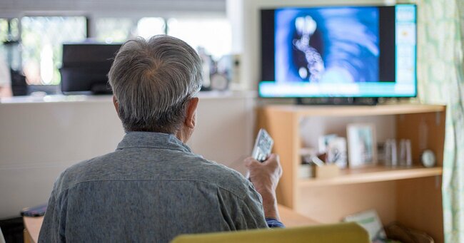 「テレビは気が済むまでOK」102歳現役美容部員に、ボケないための健康法を聞いた