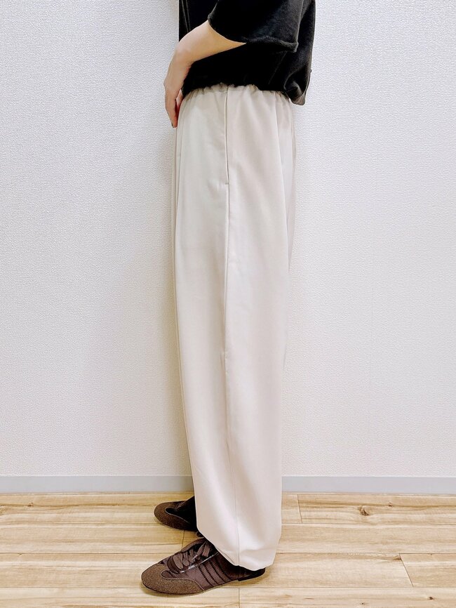 「全色コンプしました」GUの『2990円バルーンパンツ』が大好評「ほぼこれしかはいてない」「1着は持っていたいパンツ」《購入レビュー》