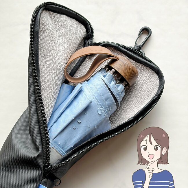 「雨の日も困らない」3COINSの“バッグの中が濡れないグッズ”が天才すぎる！「水滴を気にしなくていい」「使いやすかったので色違いで購入」《購入レビュー》