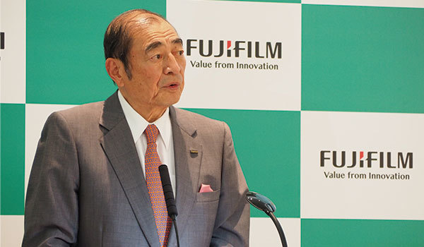 古森富士フイルムHD会長