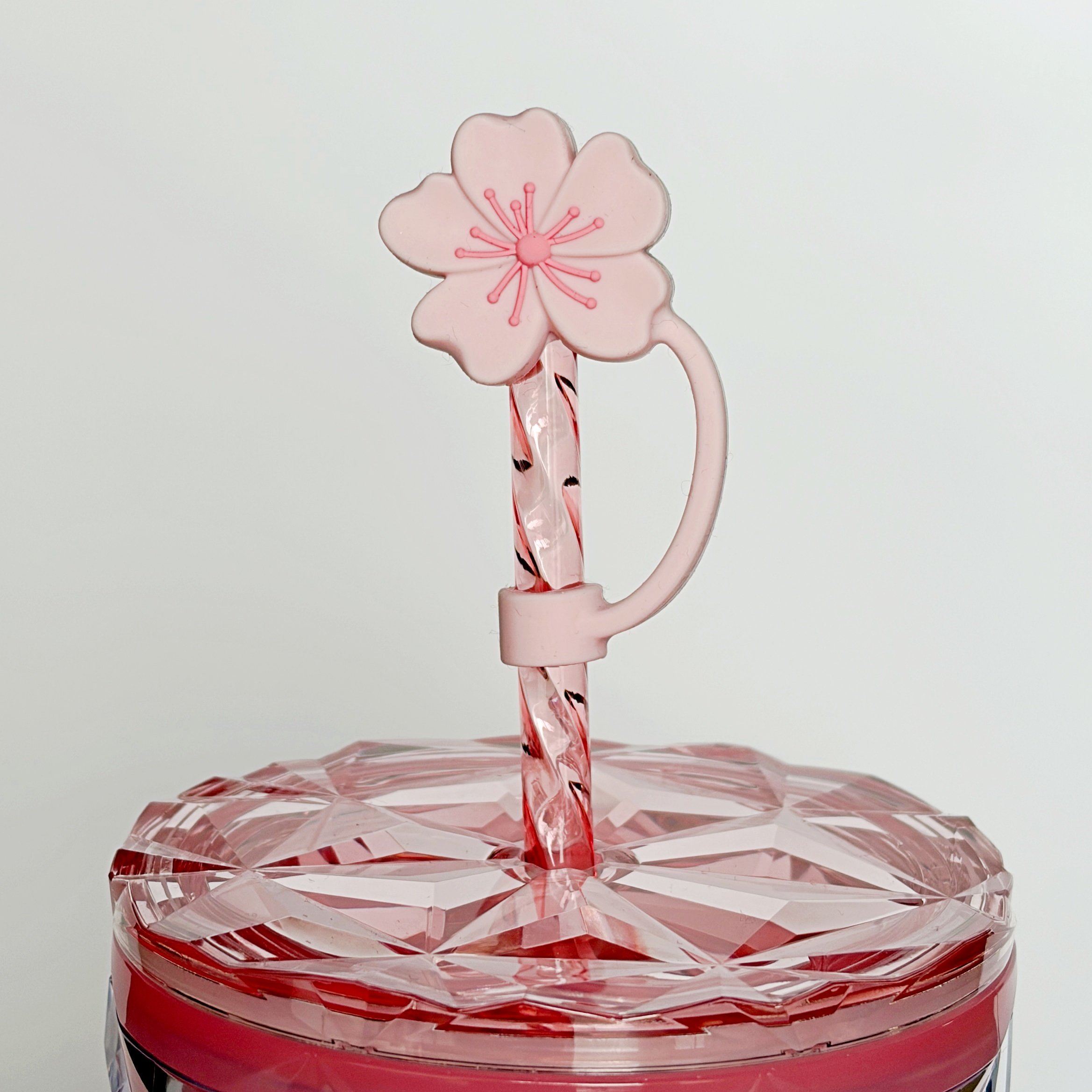 「ラスいちゲットしました」「可愛すぎる」スタバの“宝石みたいなタンブラー”キラキラ輝いて美しすぎる！「残り3点くらいで無事買えた」