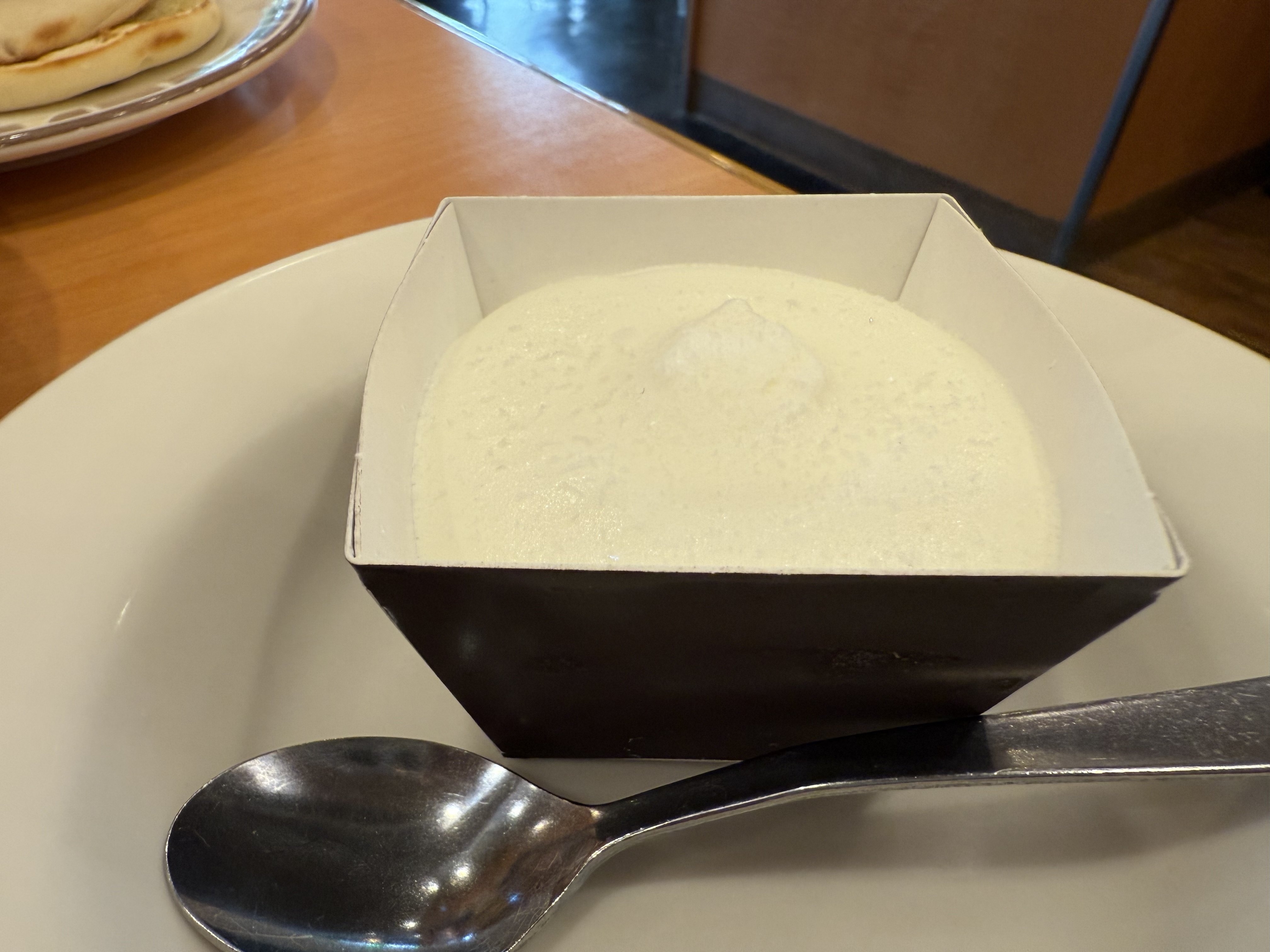 ミルクジェラート単品でも美味しい。