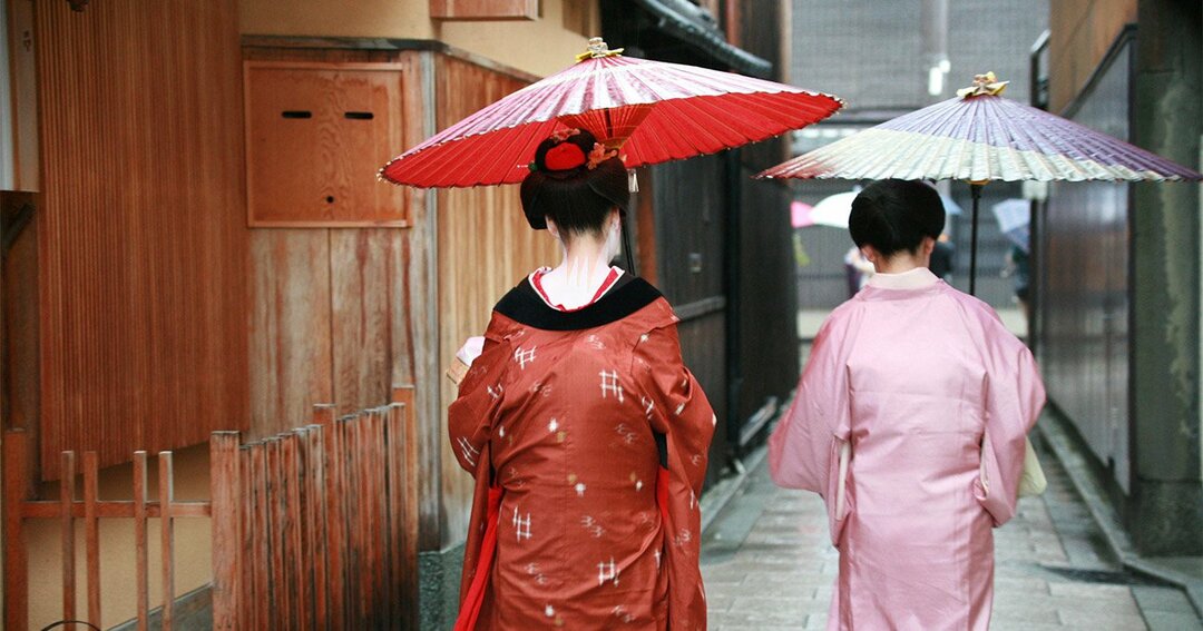 京都を疲弊させる外国人観光客の「舞妓さんパパラッチ」深刻事情